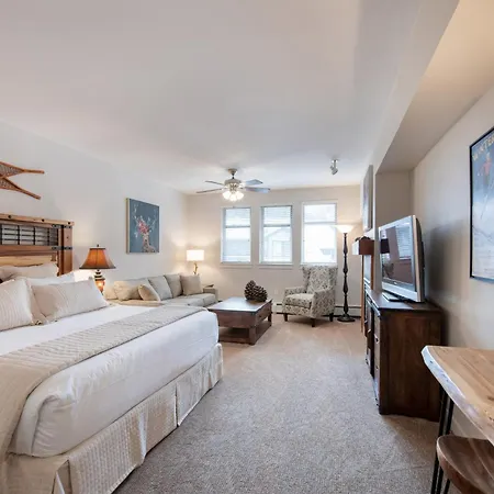 Premium Unit 4643- Fraser Crossing Founders Pointe Condo